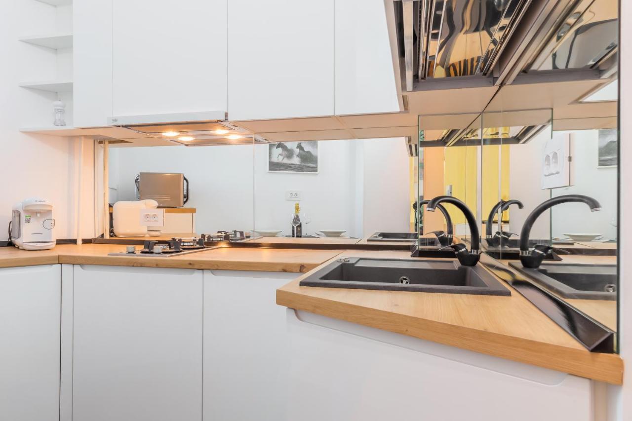New Studio Carturesti - City Center Bukurešť Exteriér fotografie